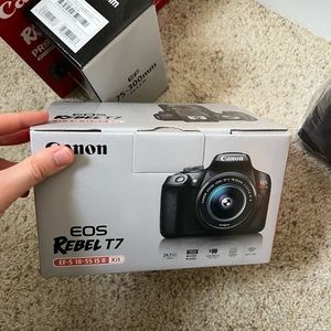 Canon EOS Rebel T7